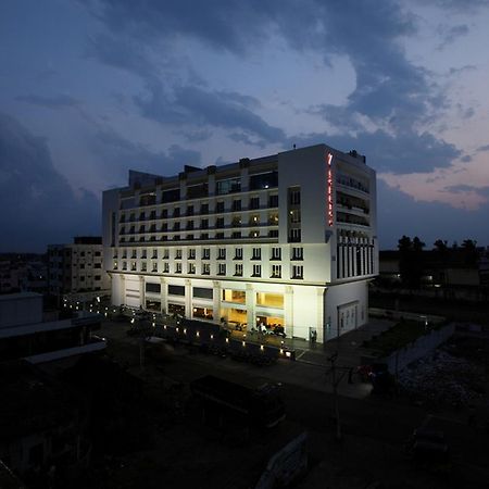 Hotel Shelton Rajahmundry Exterior photo