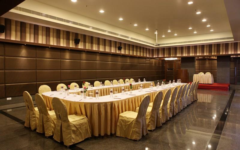 Hotel Shelton Rajahmundry Exterior photo