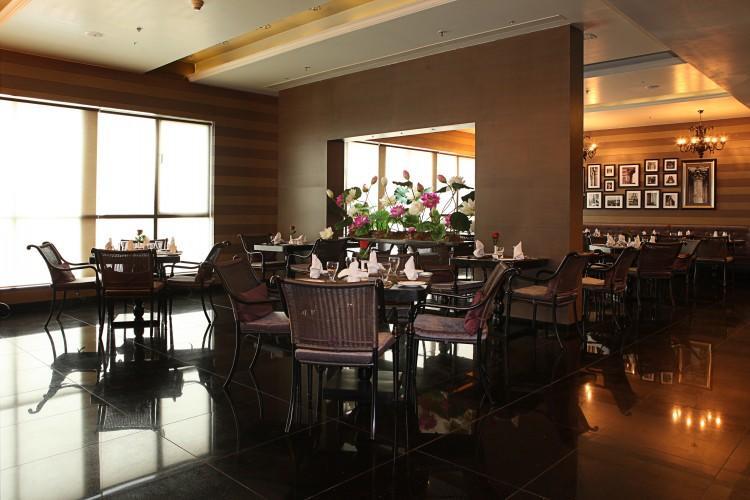 Hotel Shelton Rajahmundry Exterior photo