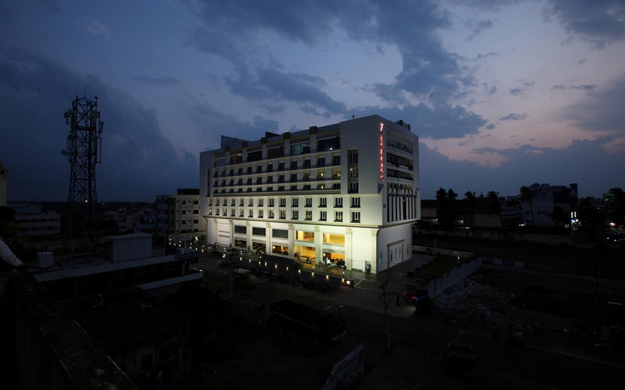 Hotel Shelton Rajahmundry Exterior photo